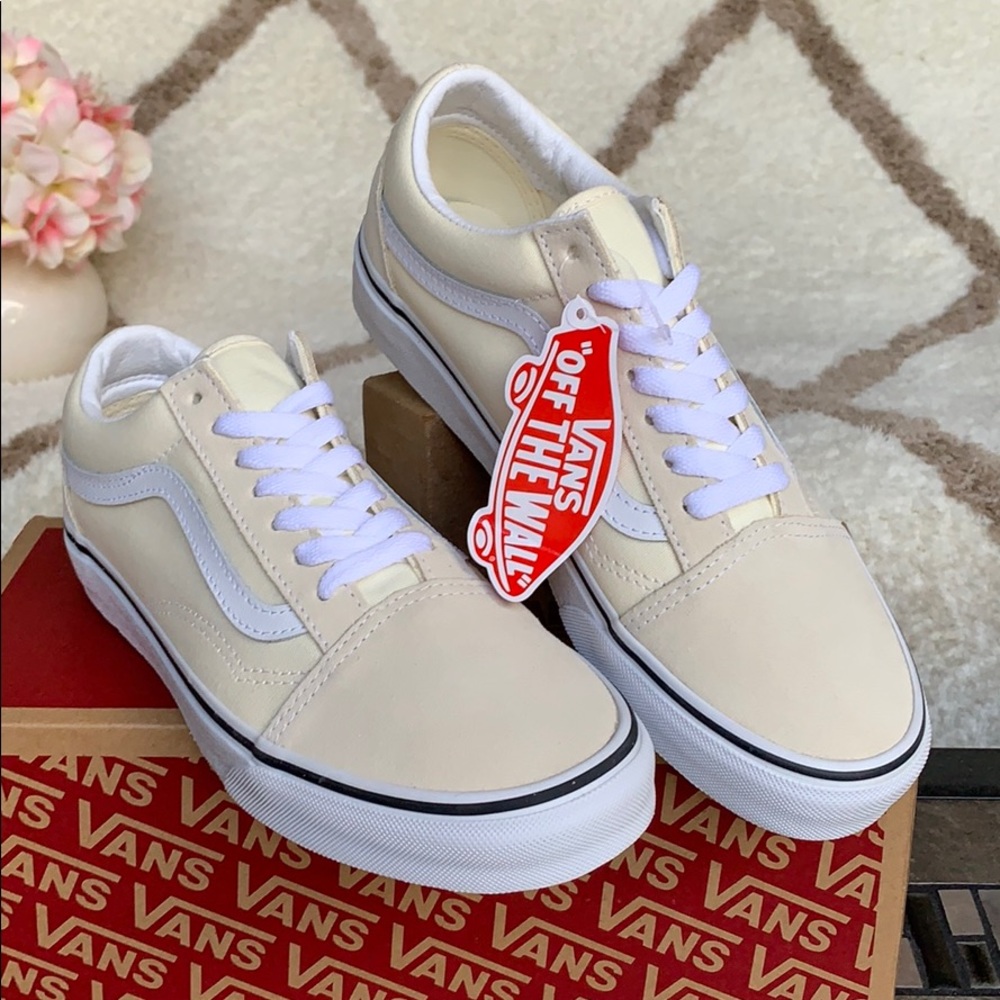 VANS OLD SKOOL CLASSIC WHITE/TRUE WHITE WMNS - Picture 4 of 16